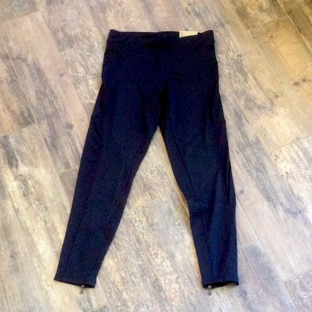 NWT Reebok Skinny Leggings with Mesh and Zippers on legs